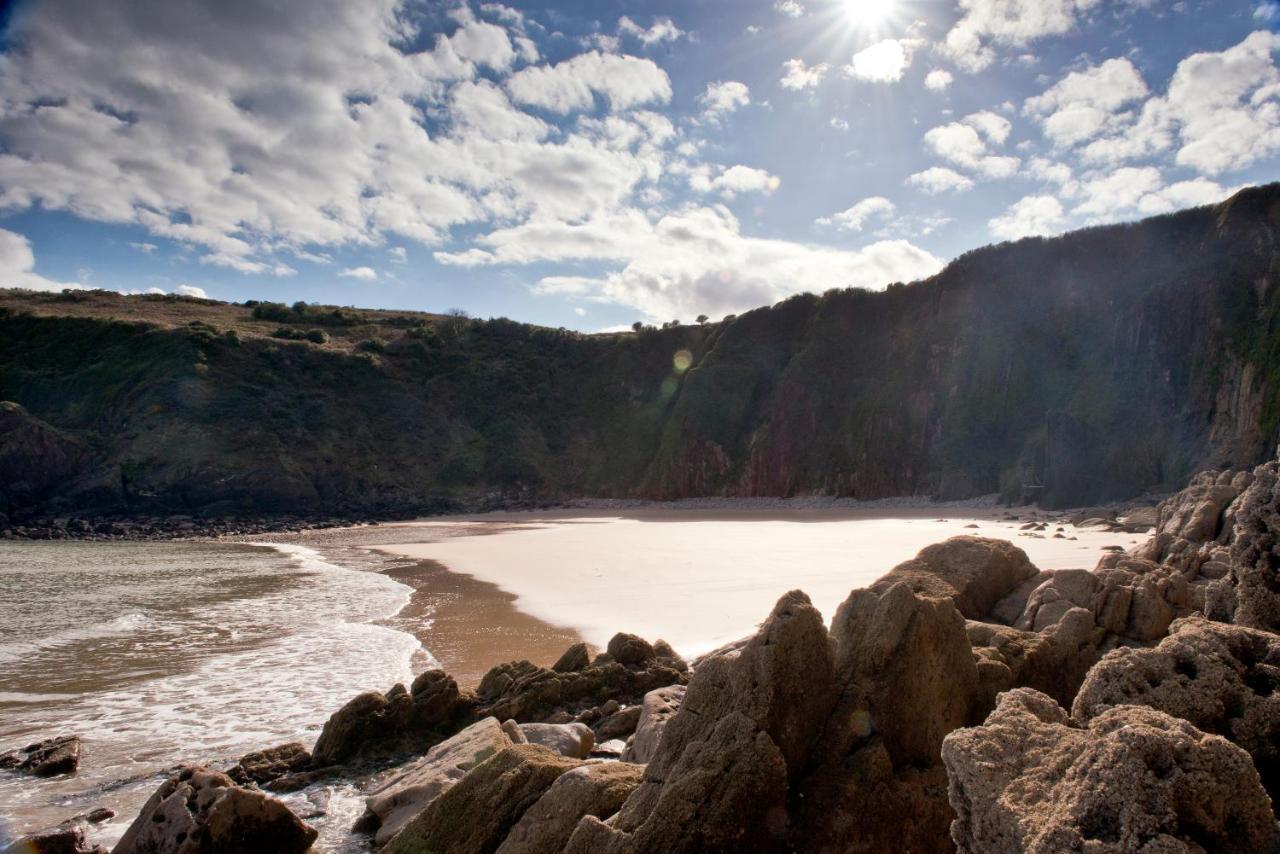 Хостел Yha Manorbier Тенби Экстерьер фото