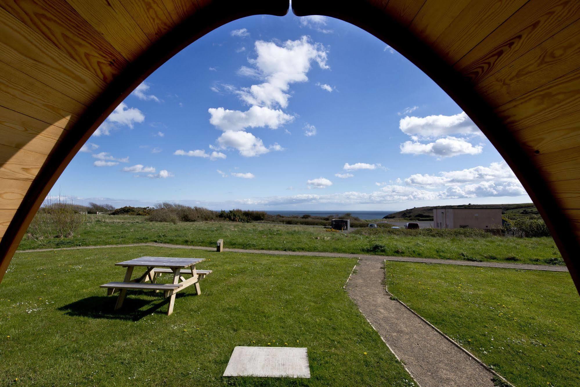 Хостел Yha Manorbier Тенби Экстерьер фото